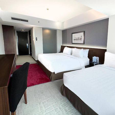 Aston Madiun Hotel & Conference Center Екстер'єр фото