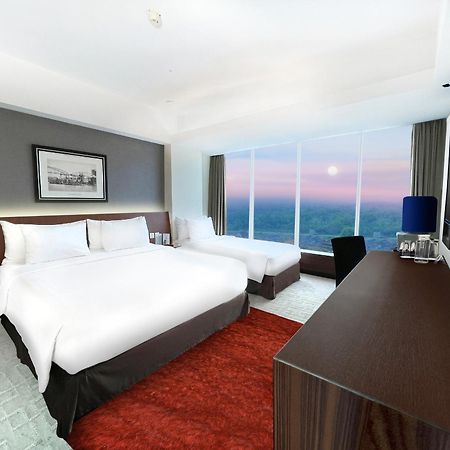 Aston Madiun Hotel & Conference Center Екстер'єр фото