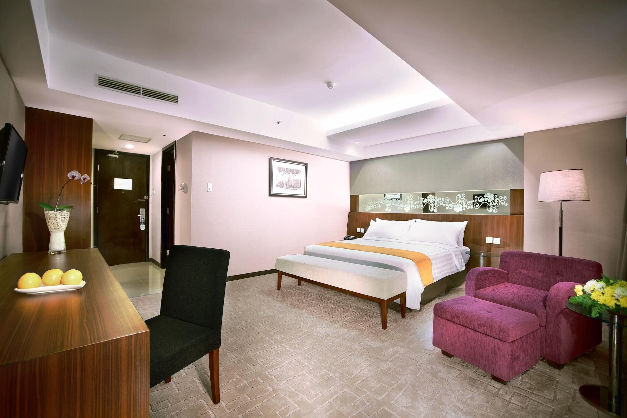 Aston Madiun Hotel & Conference Center Екстер'єр фото