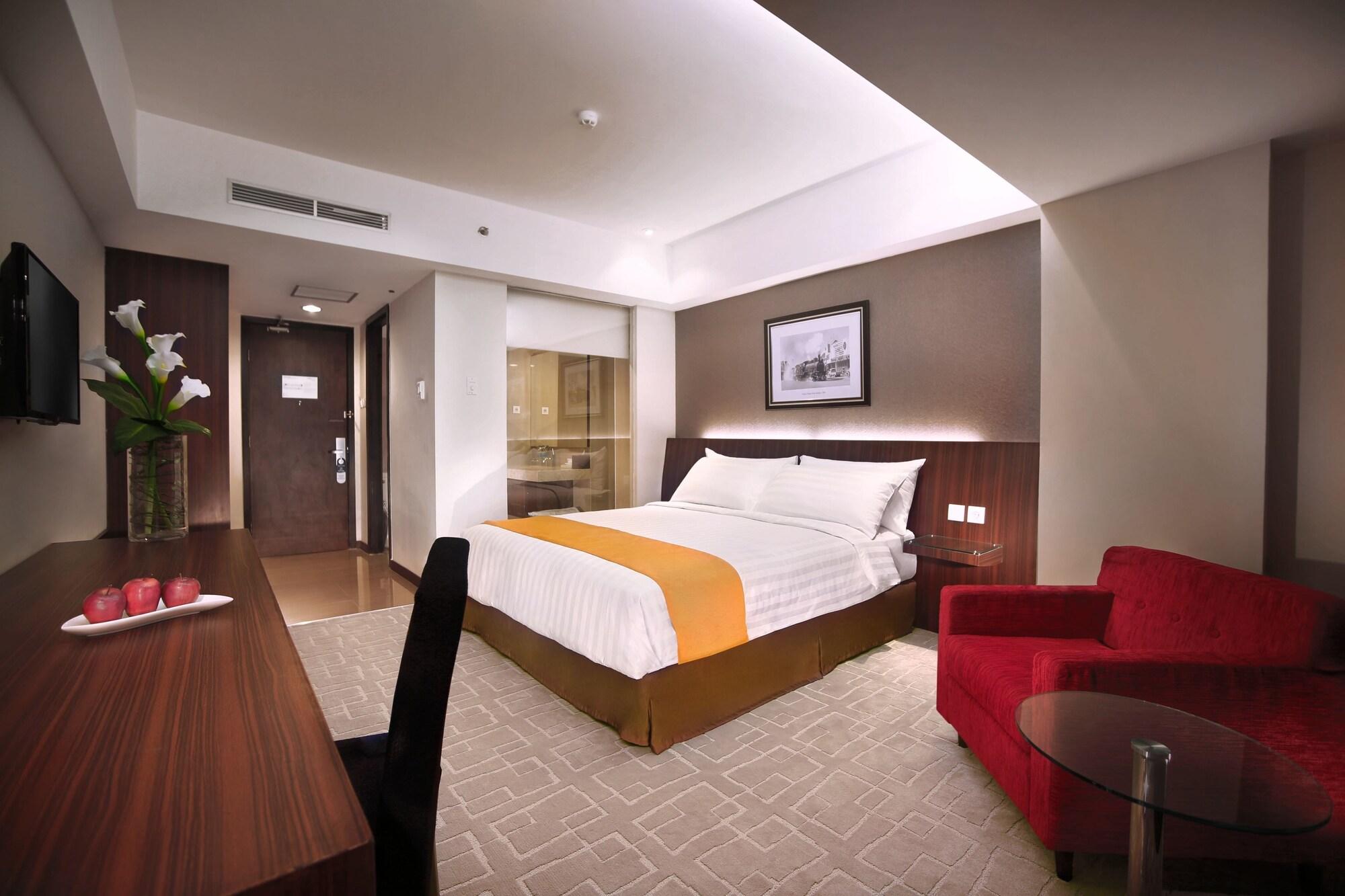 Aston Madiun Hotel & Conference Center Екстер'єр фото