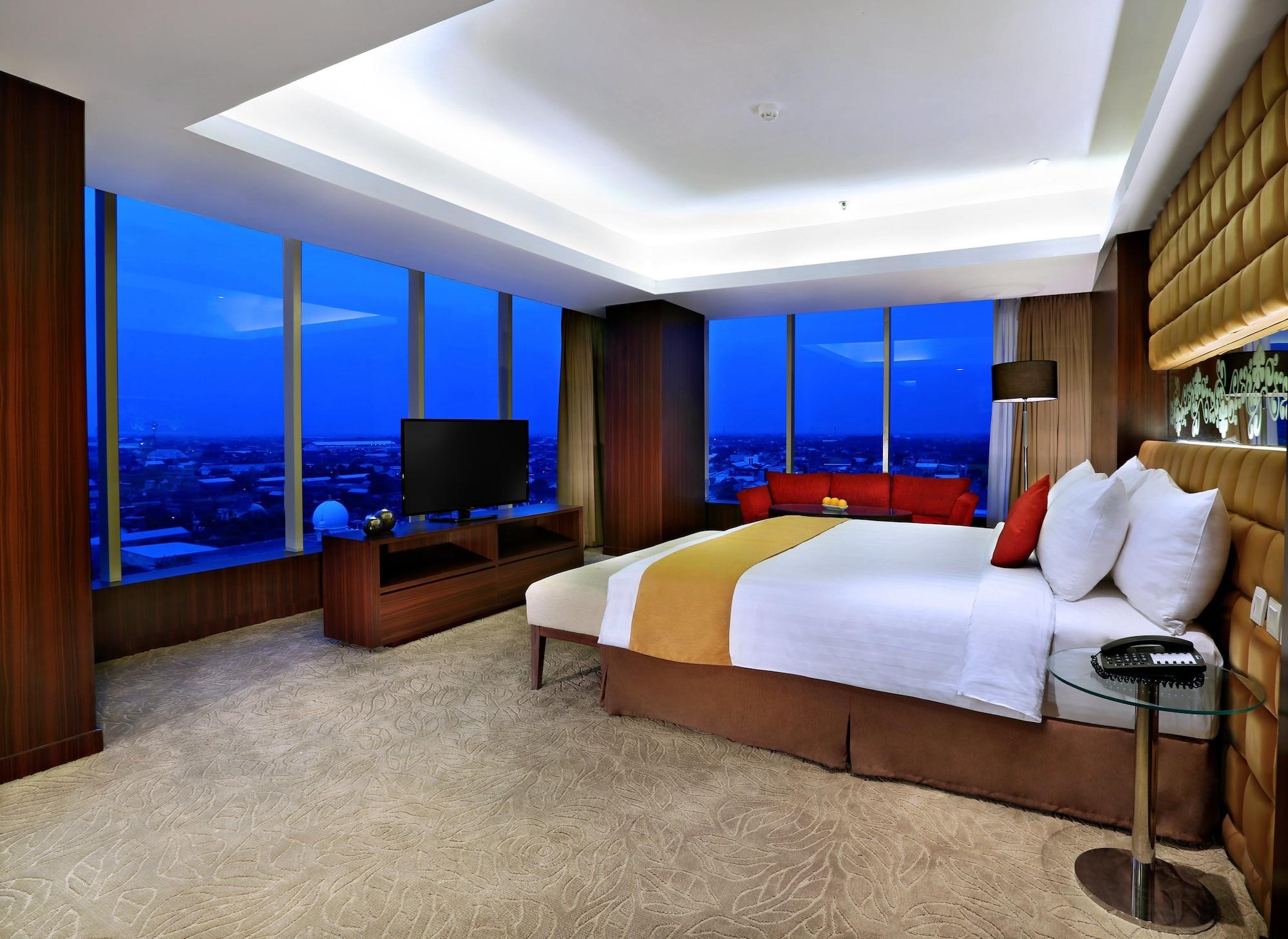 Aston Madiun Hotel & Conference Center Екстер'єр фото