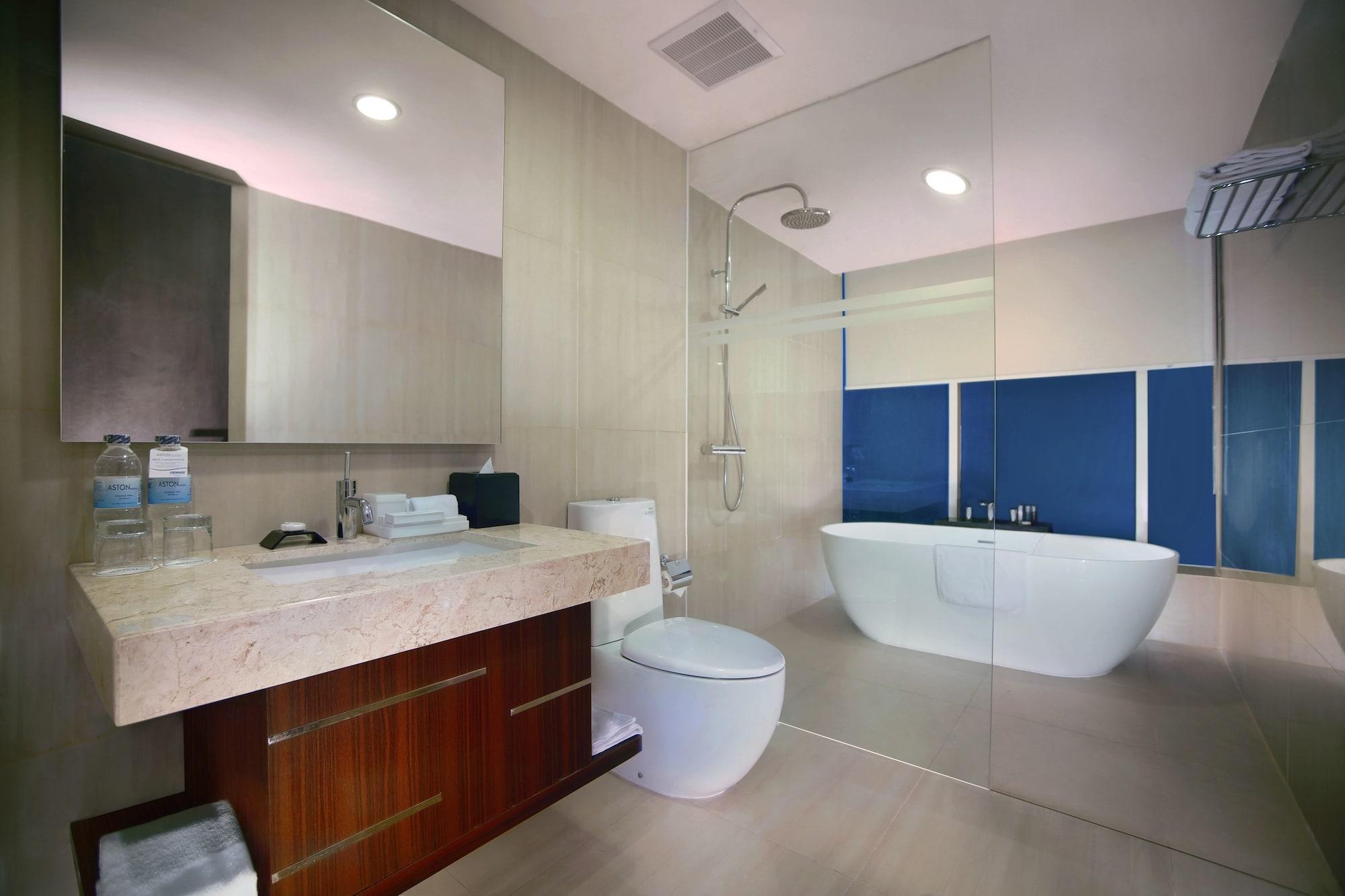 Aston Madiun Hotel & Conference Center Екстер'єр фото