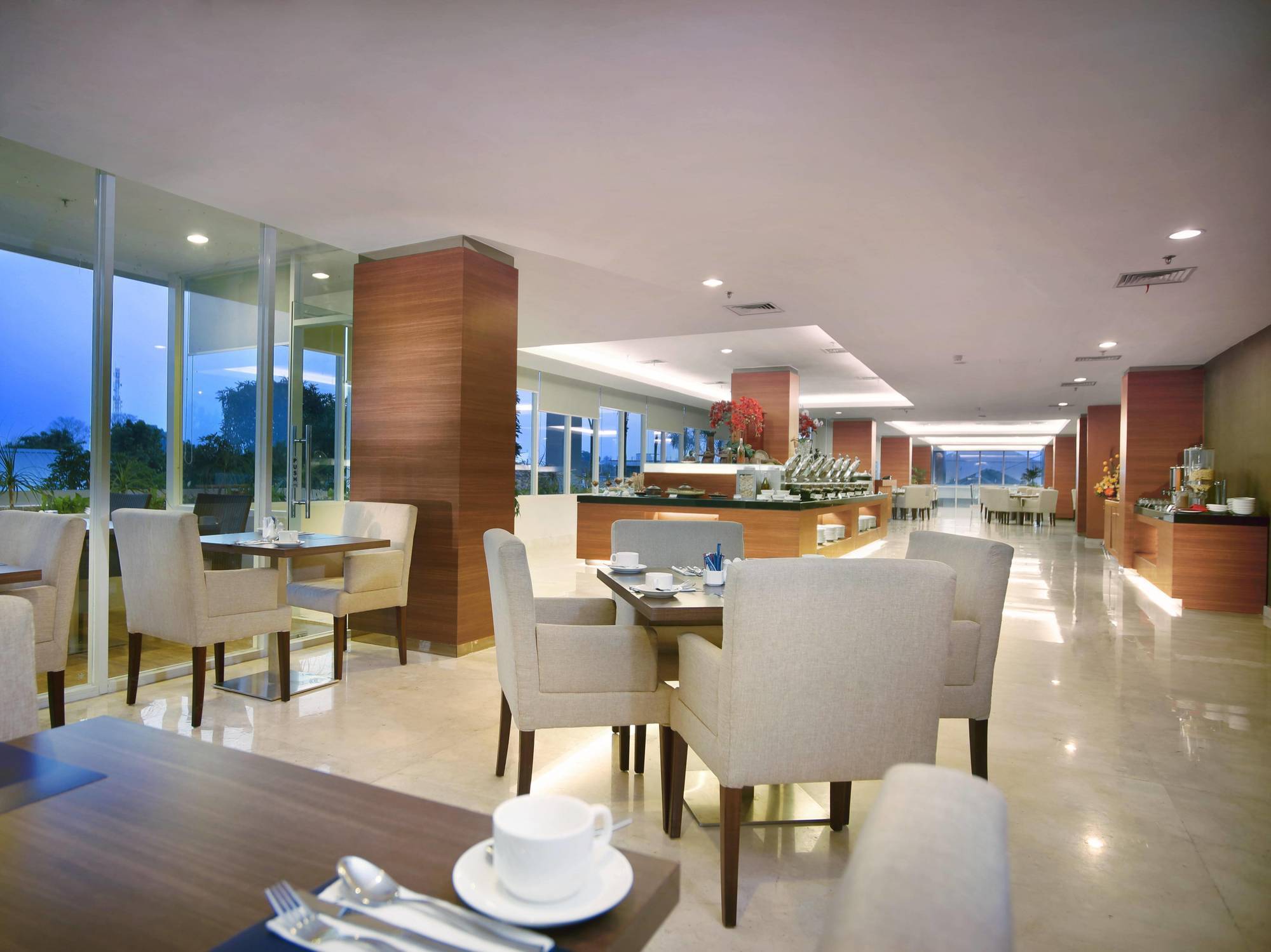 Aston Madiun Hotel & Conference Center Екстер'єр фото